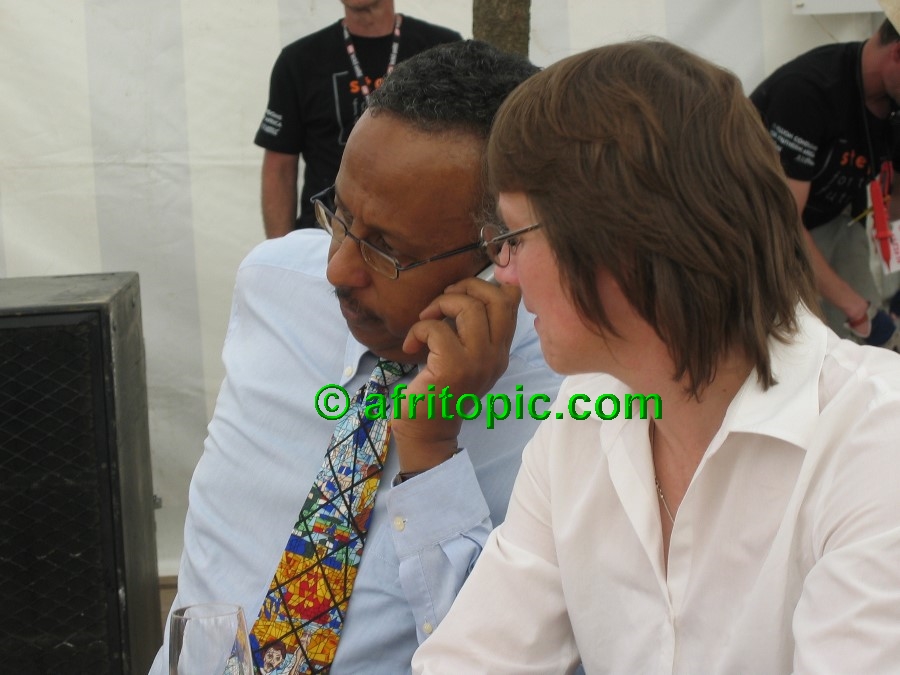 ../Images/AfricaFestival-27-28May05 012.jpg